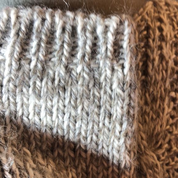 Beretta super soft grey and cream multi knit pattern sweater/ L/Italian/Alpaca - Picture 9 of 14
